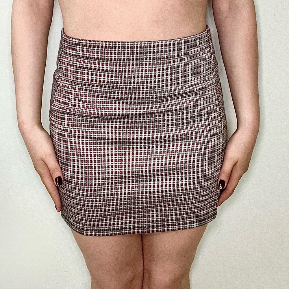 Red and black checkered mini skirt with elastic waistband
